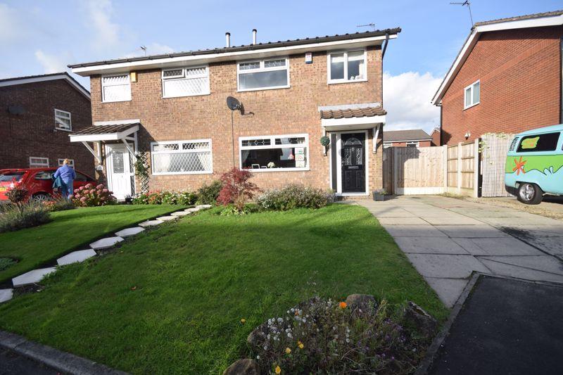 Bader Drive, Heywood 3 bed semidetached house £190,000
