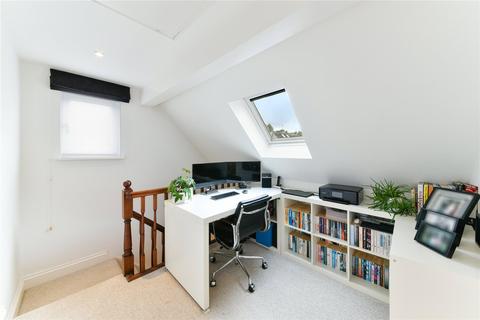 11 Pointers Close, London, E14 3AP