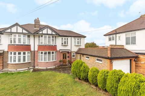 83 Ruskin Drive, Worcester Park, KT4 8LJ