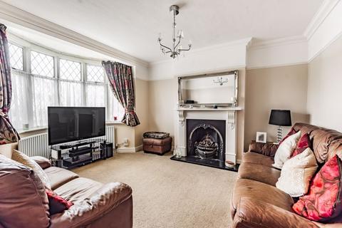 83 Ruskin Drive, Worcester Park, KT4 8LJ