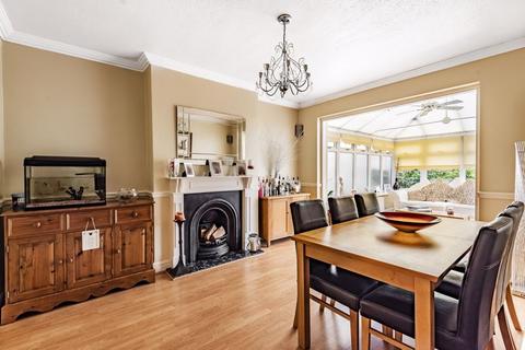83 Ruskin Drive, Worcester Park, KT4 8LJ