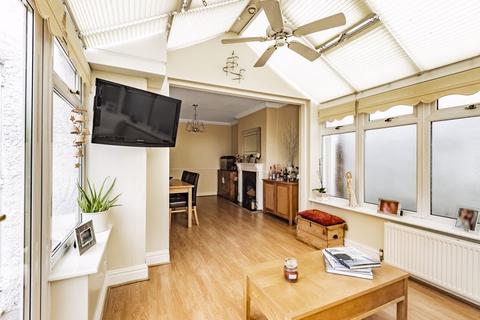 83 Ruskin Drive, Worcester Park, KT4 8LJ