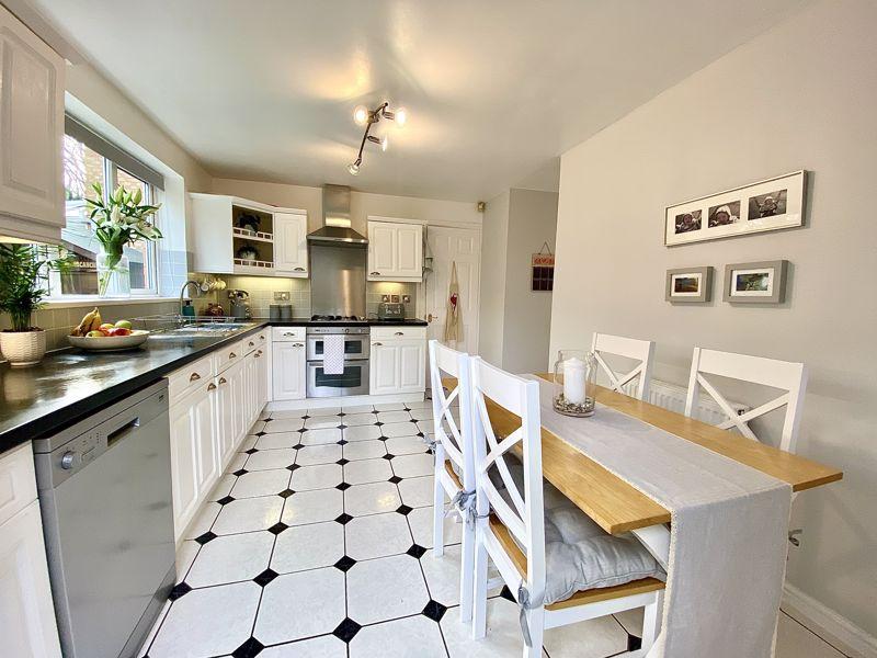 26 Mossfield Drive, Biddulph. ST8 6UL 4 bed detached house £249,950