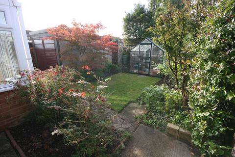 5 Anbrook Crescent, Hucclecote, Gloucester, GL3 3HL
