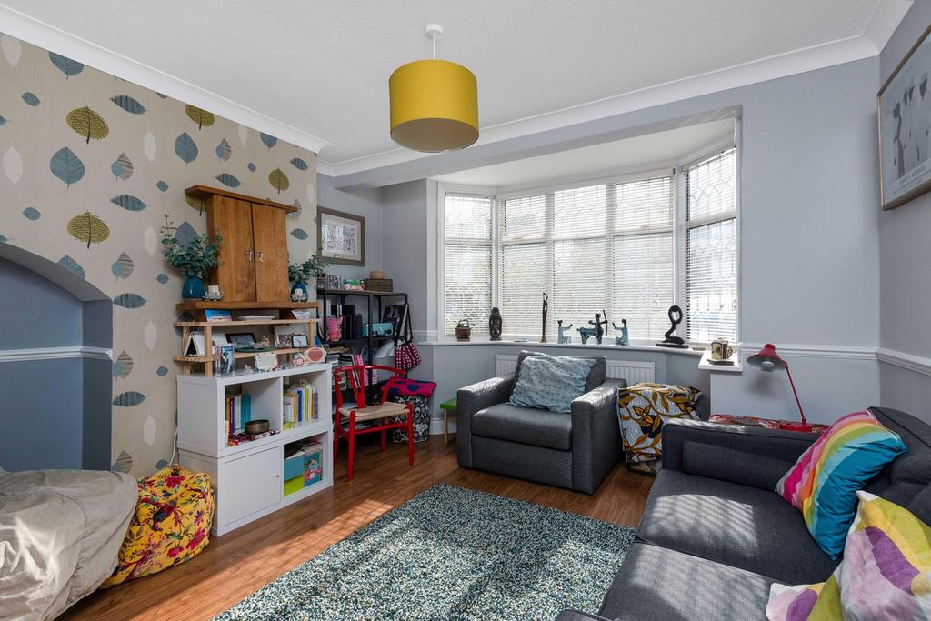 Walpole Road, Bromley, BR2 3 bed semidetached house £650,000