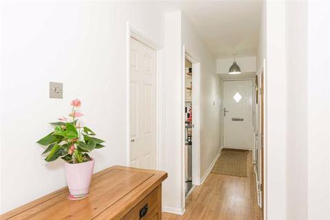 14b Willis Close, Epsom, KT18 7SS
