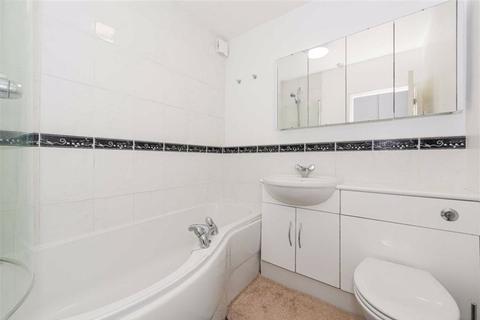 14b Willis Close, Epsom, KT18 7SS