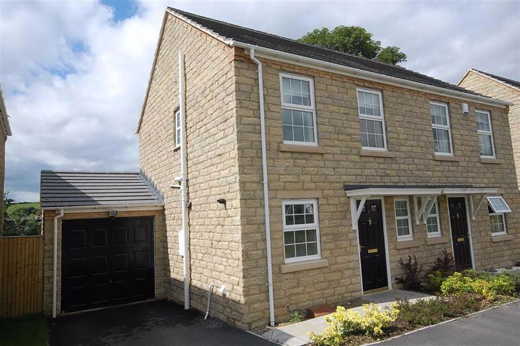 Mallard Close, Heckmondwike, WF16 2 bed semidetached house £625 pcm