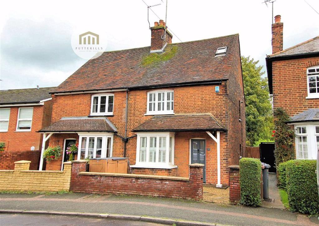 Pondcroft Road, Knebworth SG3 6DB 3 bed semidetached house £500,000