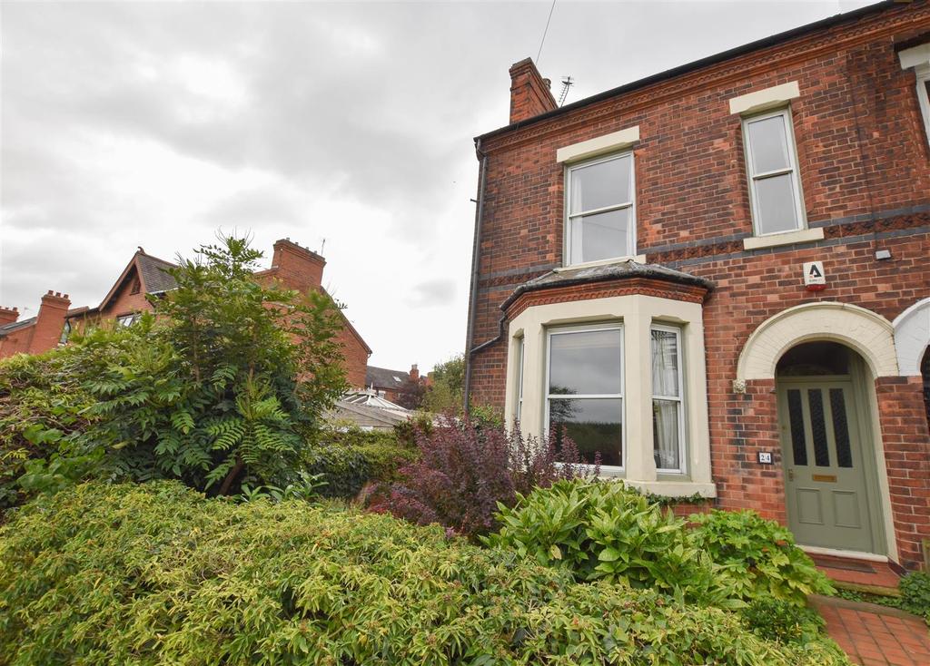 Holme Road, West Bridgford, Nottingham 4 bed semidetached house £425,000