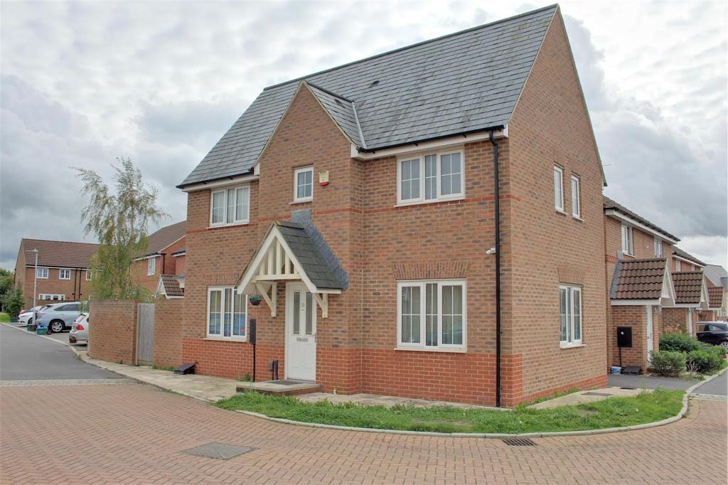 Diamond Jubilee Close, Gloucester 3 bed detached house £240,000