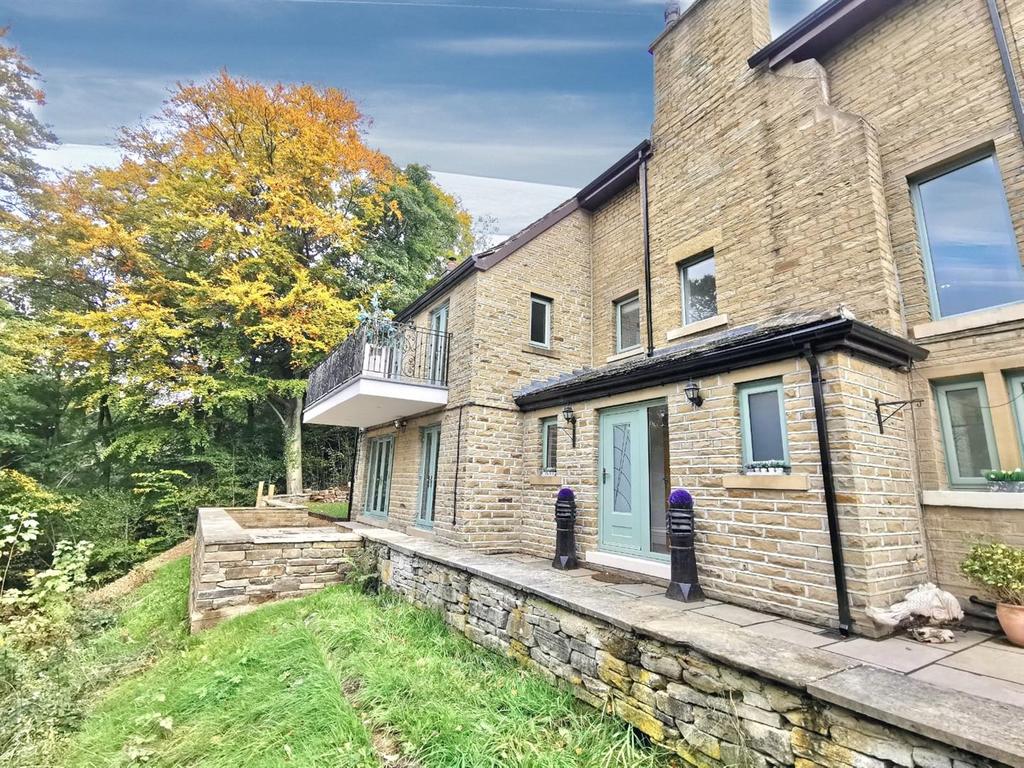 Staups Lane, Shibden, Halifax 4 bed detached house £2,000 pcm (£462 pw)