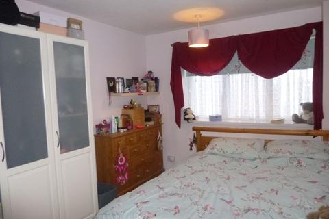17 Hoskins Close, Hayes, UB3 4LR