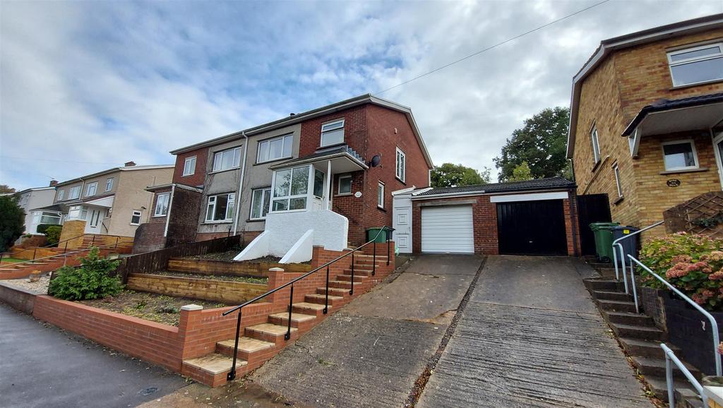 Ridgeway Road, Rumney, Cardiff 3 bed semidetached house £229,950