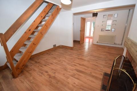 2 bedroom terraced house to rent, Leighton Road, Toddington