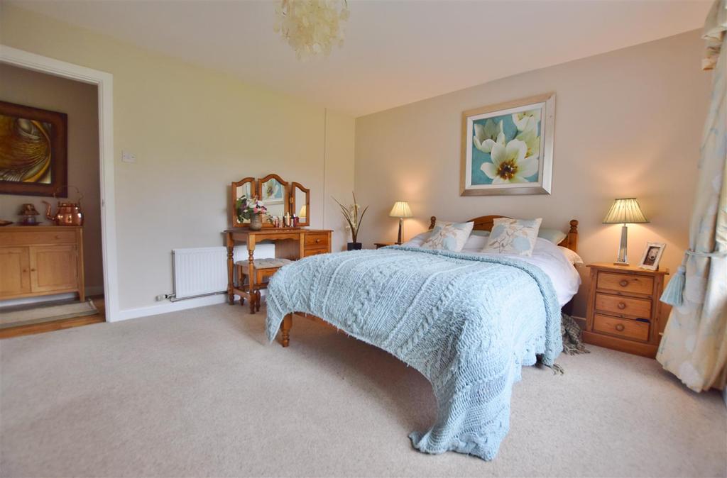 Hill Mountain, Houghton, Milford Haven 4 bed detached bungalow for sale