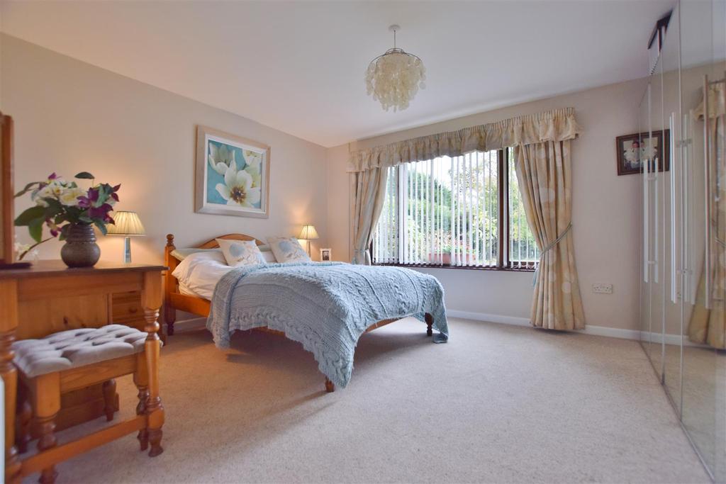 Hill Mountain, Houghton, Milford Haven 4 bed detached bungalow for sale