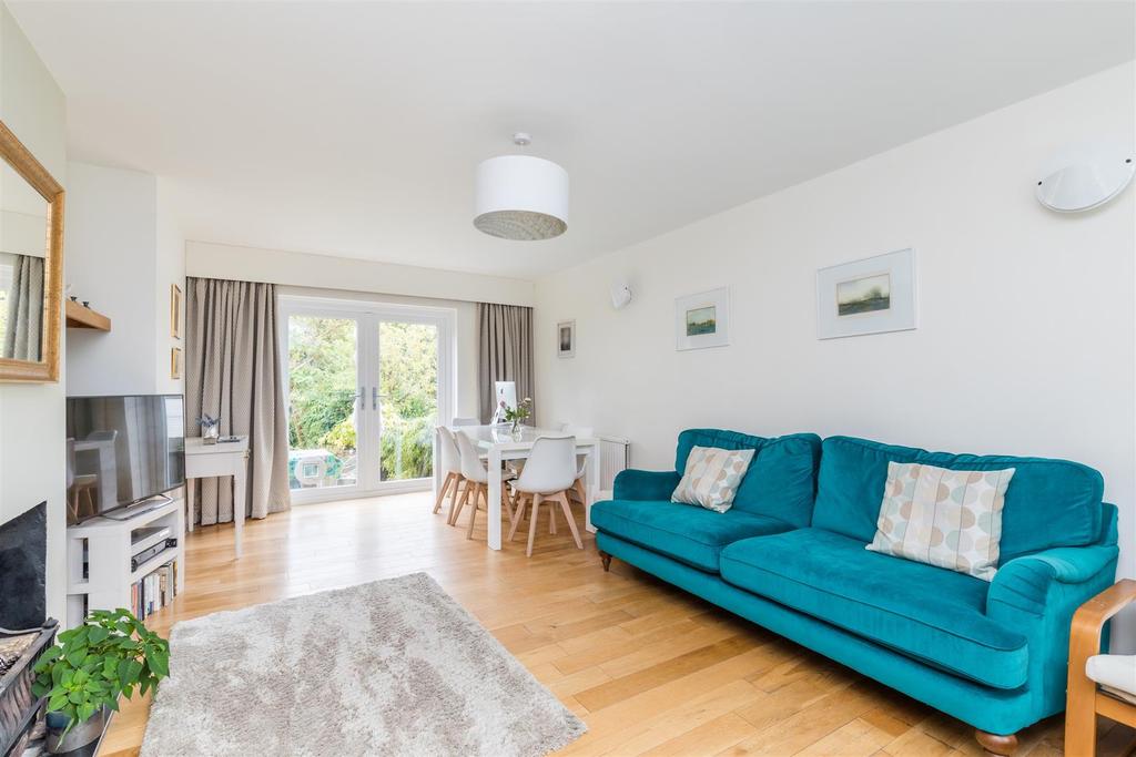 Eldred Avenue, Brighton 3 bed semidetached house £500,000