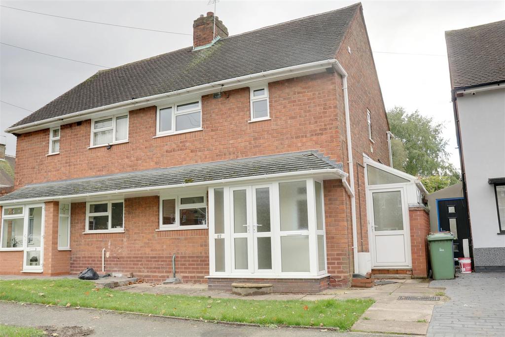 Lancaster Place, Bloxwich, Walsall 2 bed semidetached house £675 pcm