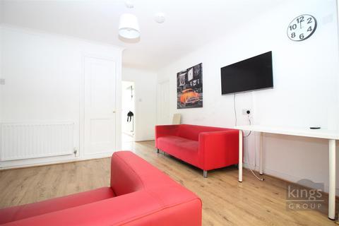 121 Latton Green, Harlow, CM18 7ET
