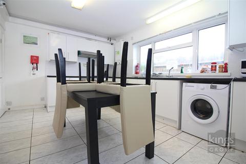 121 Latton Green, Harlow, CM18 7ET
