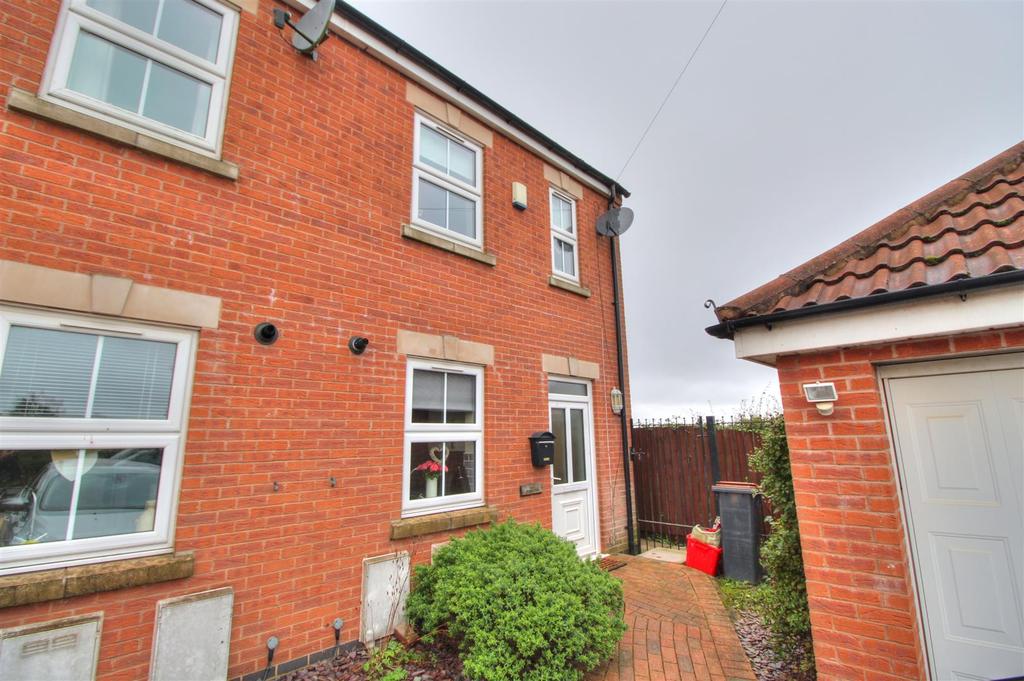 Midland Road, Ellistown, Coalville 3 bed townhouse £170,000