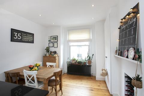 40 Bavent Road, London, SE5 9RY