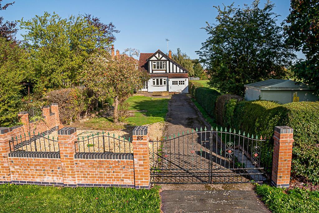 Ruddington Lane, Nottingham 3 bed detached house £295,000
