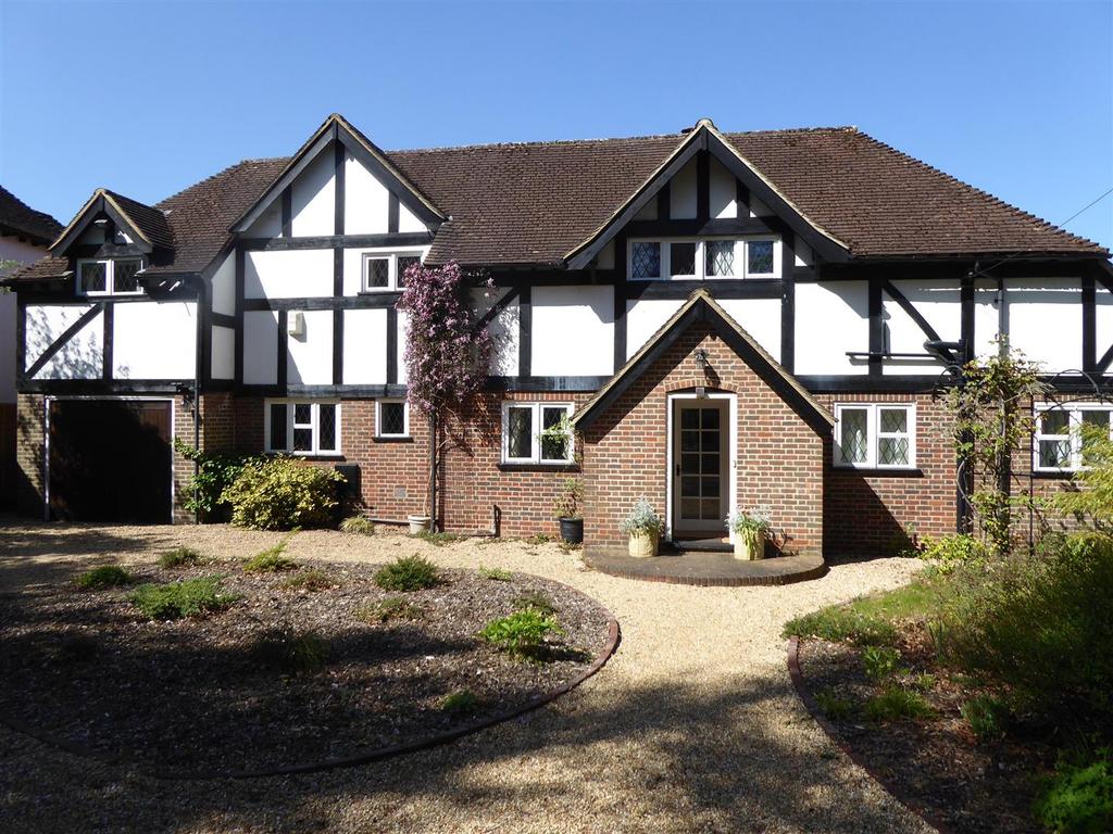 Chalk Lane, East Horsley 4 bed detached house £1,350,000