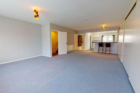 6 Perries Mead, Folkestone, CT19 5UD