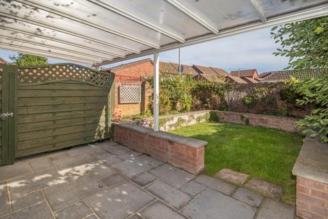 6 Perries Mead, Folkestone, CT19 5UD