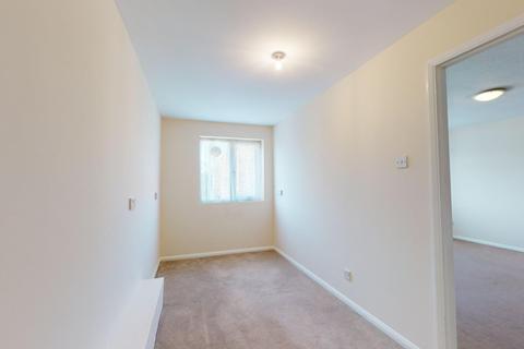 6 Perries Mead, Folkestone, CT19 5UD