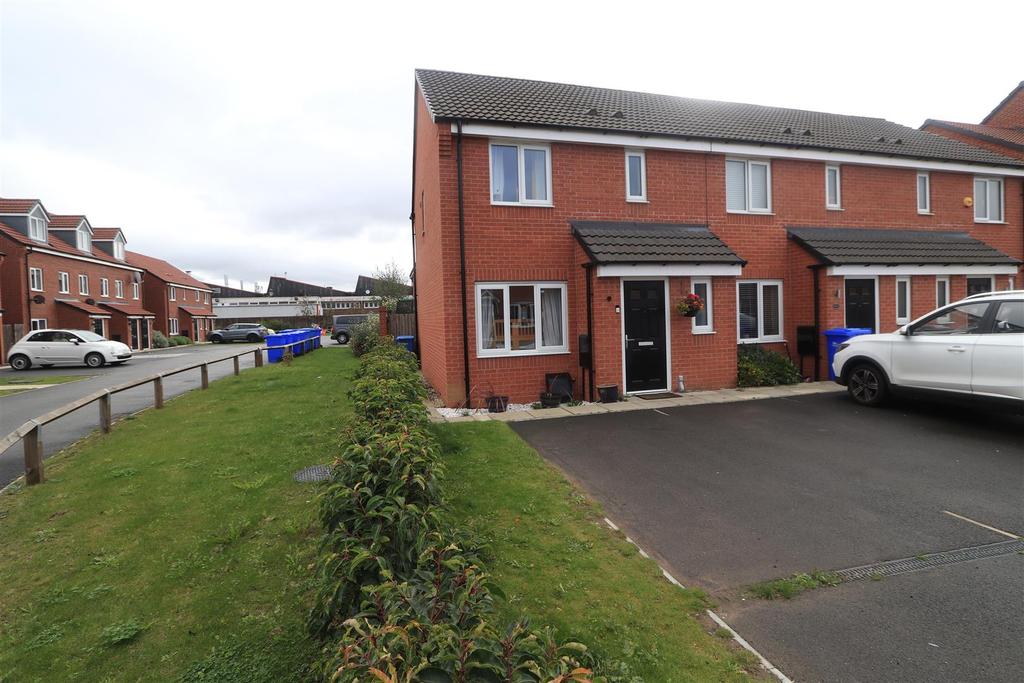Upton Drive, BurtonOnTrent 3 bed end of terrace house £174,950