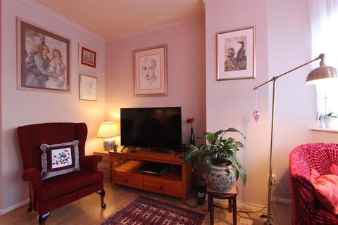 2 bedroom flat for sale - Tresilian Avenue, Winchmore Hill