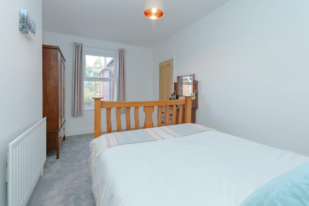 72 Lorne Road bedroom2 1 (2).jpg