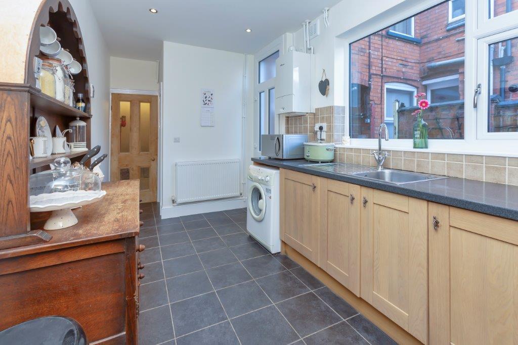 72 Lorne Road kitchen2 (2).jpg