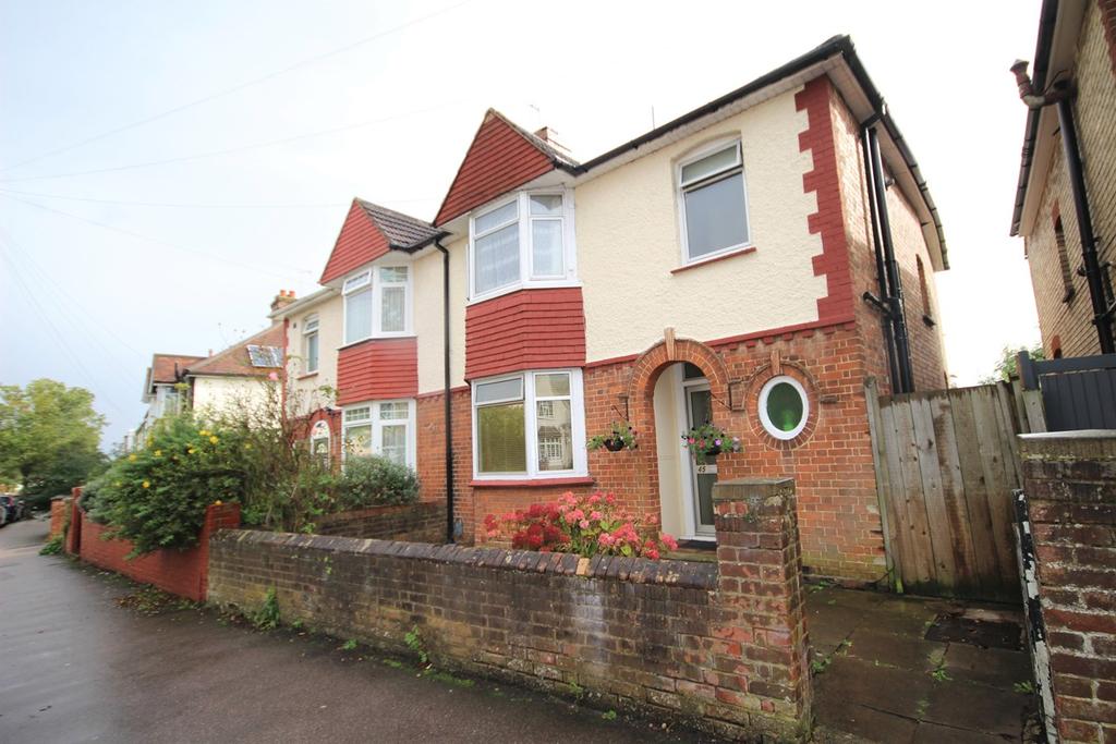 Lancaster Avenue, Hitchin, SG5 3 bed semidetached house £750,000