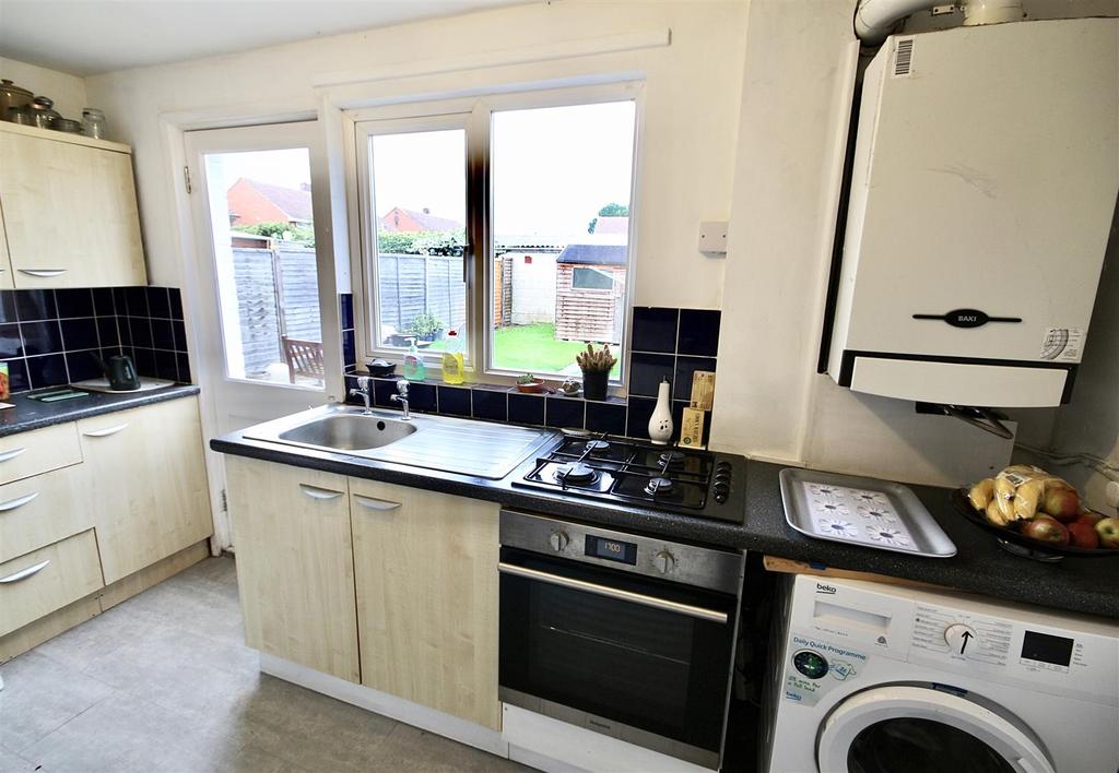Raleigh Avenue, Walcot, Swindon 3 bed terraced house £180,000
