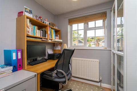 8 Berkeley Road, Loudwater, High Wycombe, HP10 9TS