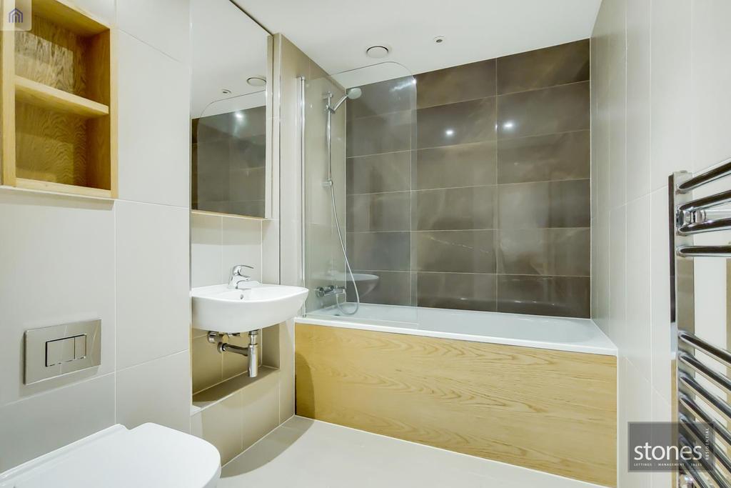4 Bathroom-0.jpg