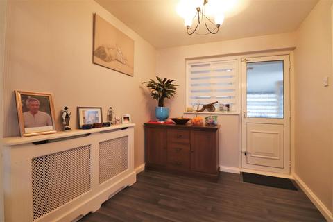 15 Ranworth Close, Erith, DA8 3AD