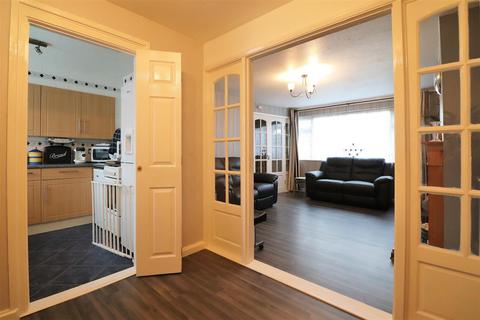 15 Ranworth Close, Erith, DA8 3AD