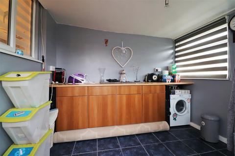 15 Ranworth Close, Erith, DA8 3AD