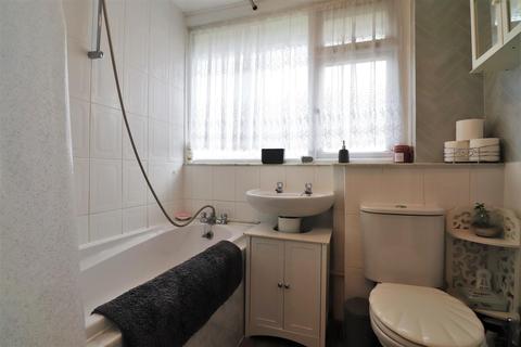 15 Ranworth Close, Erith, DA8 3AD