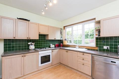 27 Barntongate Drive, Edinburgh, EH4 8BE