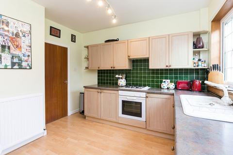 27 Barntongate Drive, Edinburgh, EH4 8BE