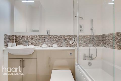 2 Telford Close, London, SE19 3AG