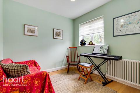 2 Telford Close, London, SE19 3AG