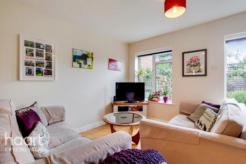 2 Telford Close, London, SE19 3AG