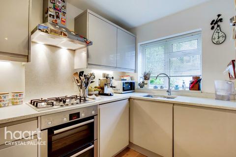 2 Telford Close, London, SE19 3AG